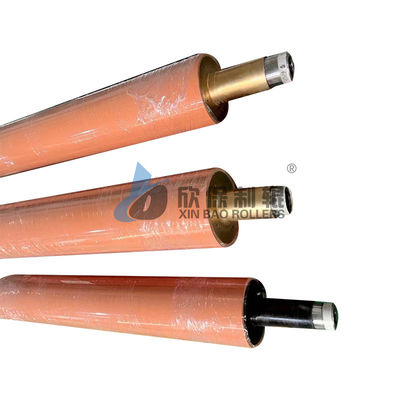 Поверхность ролика покрывающей машины гладкая и покрытие однородное